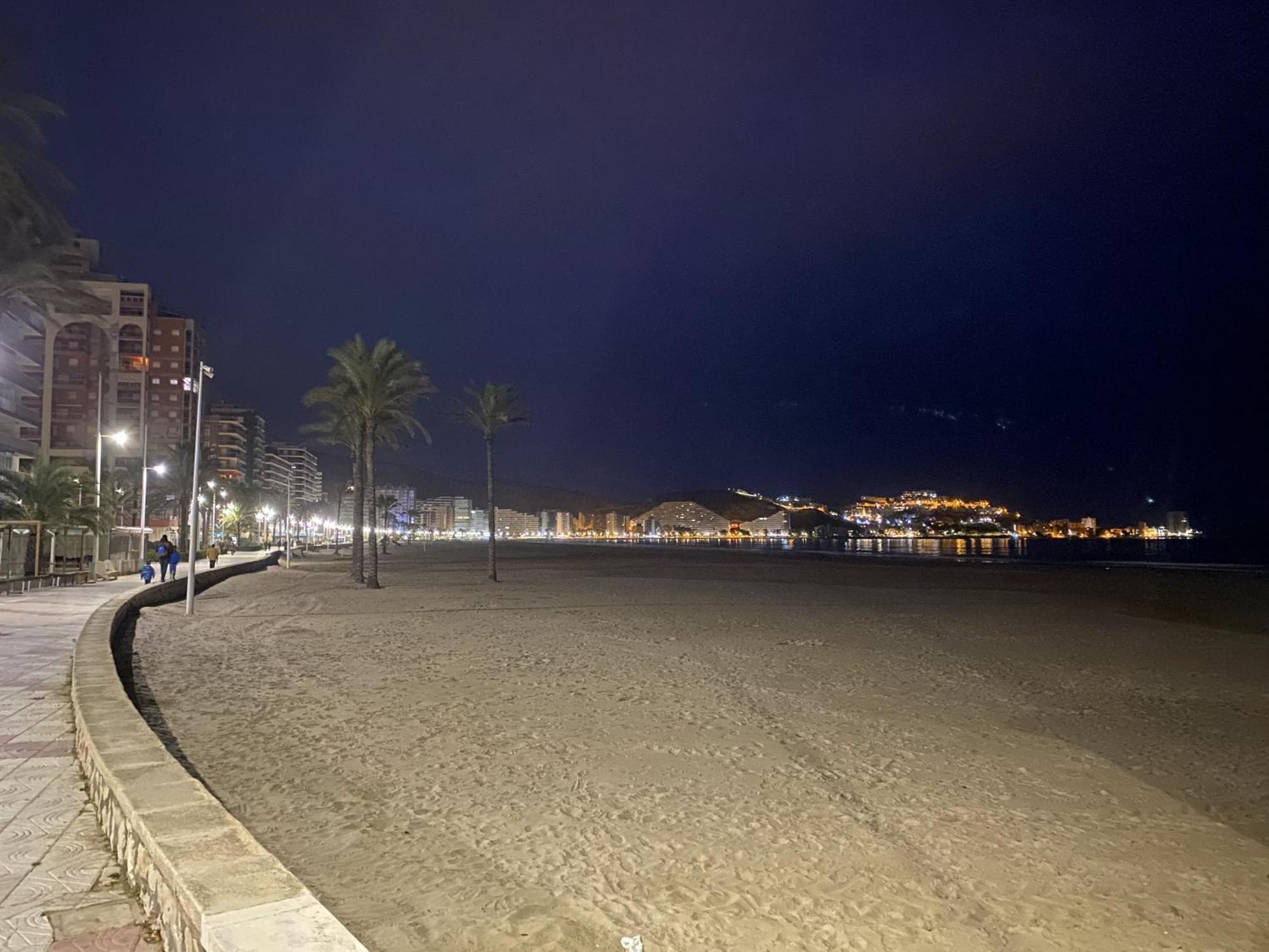 Beachfront And Cozy Apartment Cullera Exterior foto